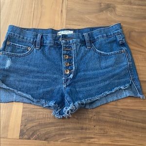 Free People “Romeo Rolled Cutoff Short” Size 26
